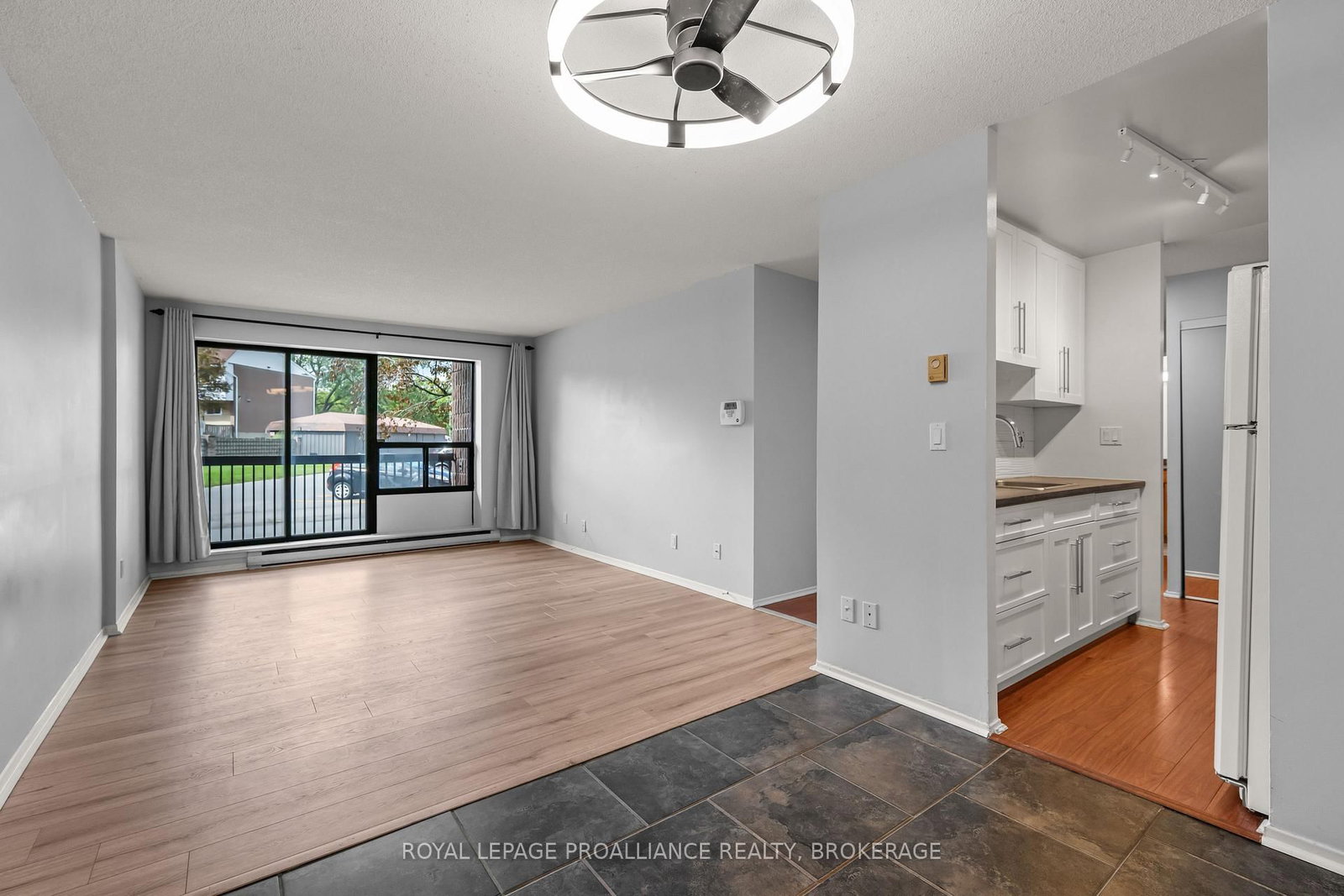 17 Eldon Hall Place • #112 • Kingston, ON photo 8