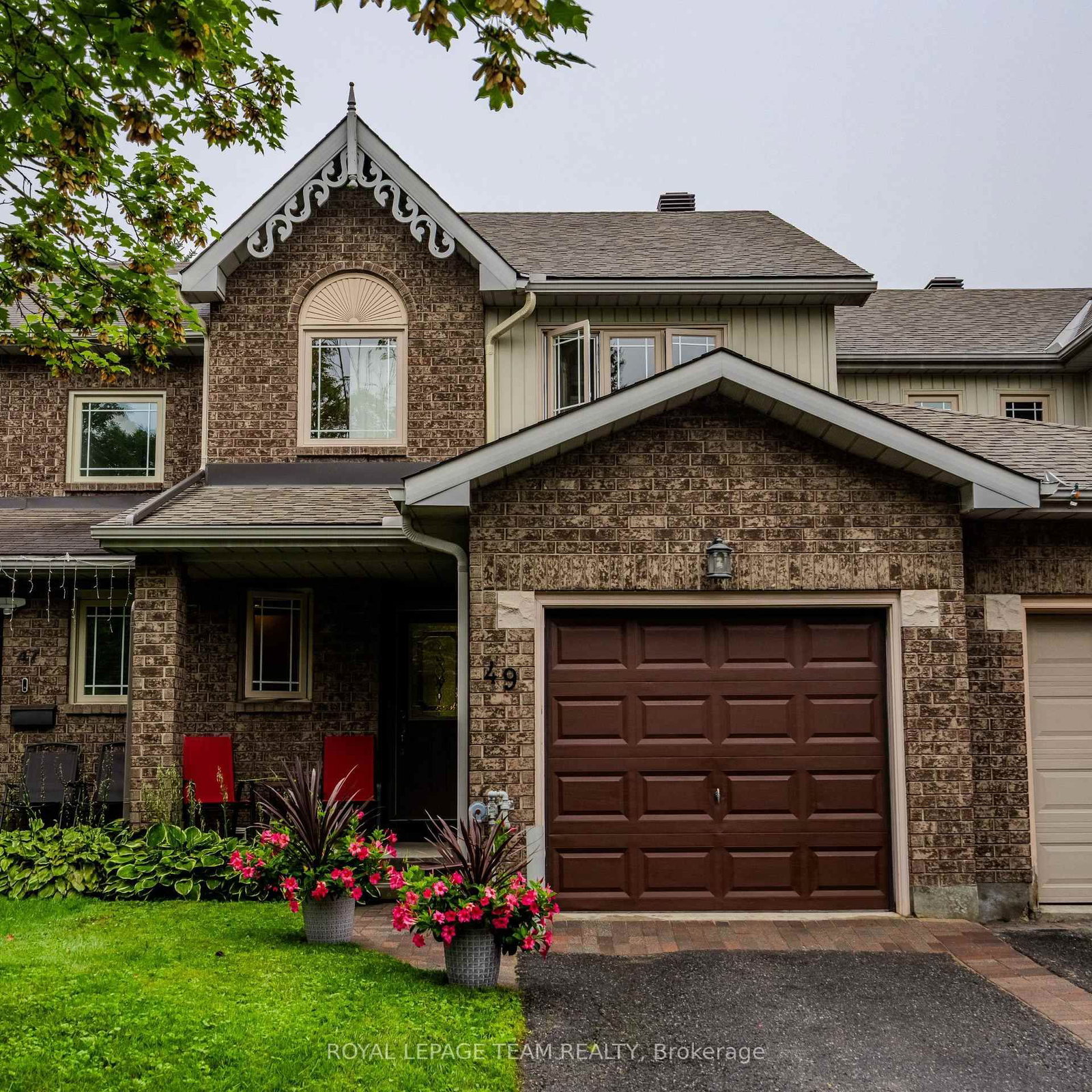 49 Harrington Court • Ottawa, ON photo 1