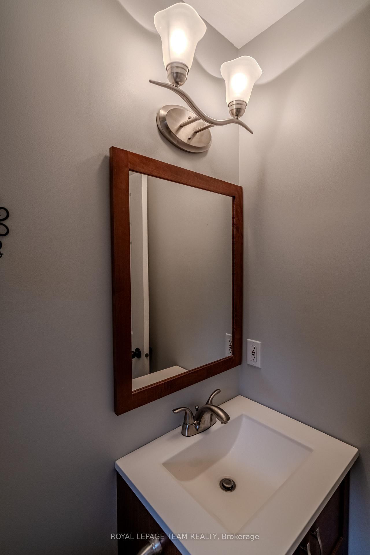 49 Harrington Court • Ottawa, ON photo 15