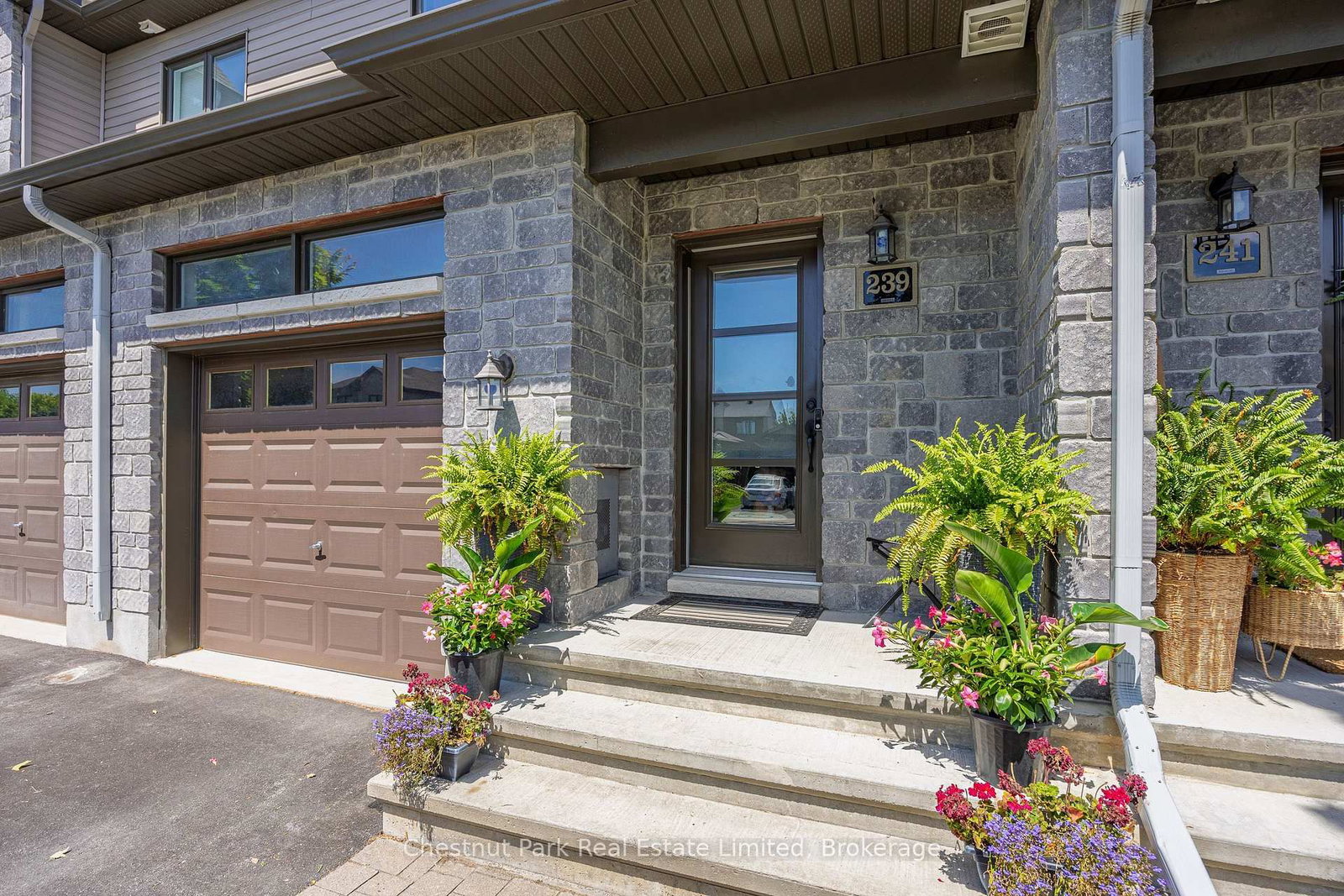 239 King Street • Carleton Place, ON photo 3