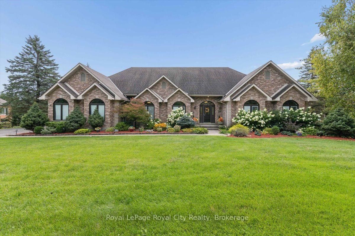 26 Bridle Path • Puslinch, ON photo 2