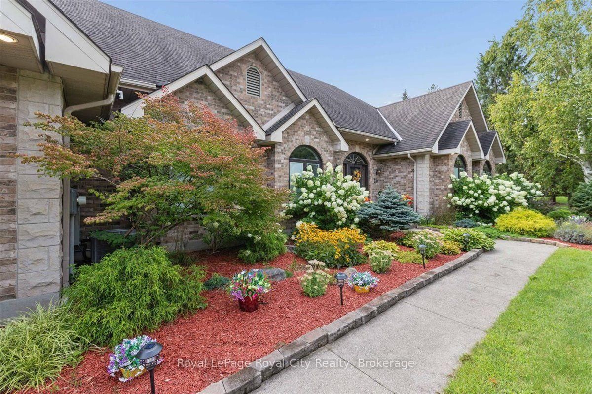 26 Bridle Path • Puslinch, ON photo 3