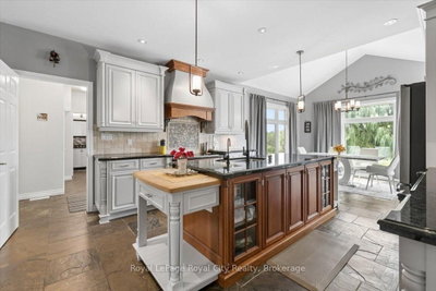 26 Bridle Path • Puslinch, ON photo 8