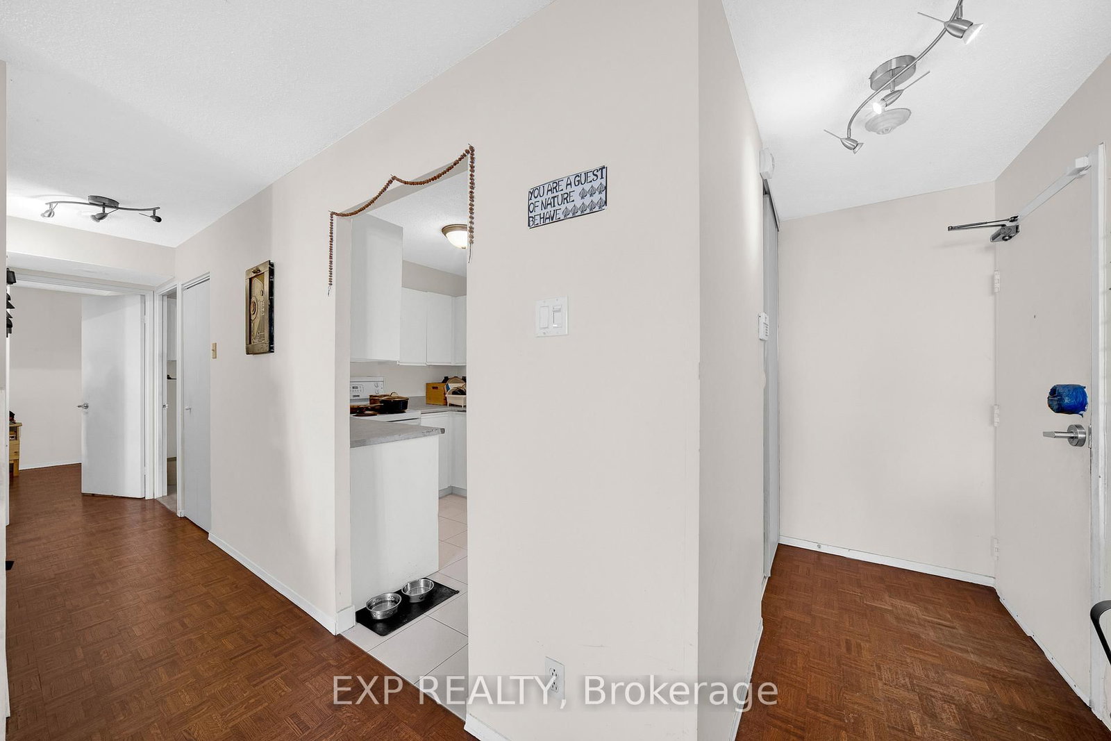 475 Laurier Avenue W • #1002 • Ottawa, ON photo 4