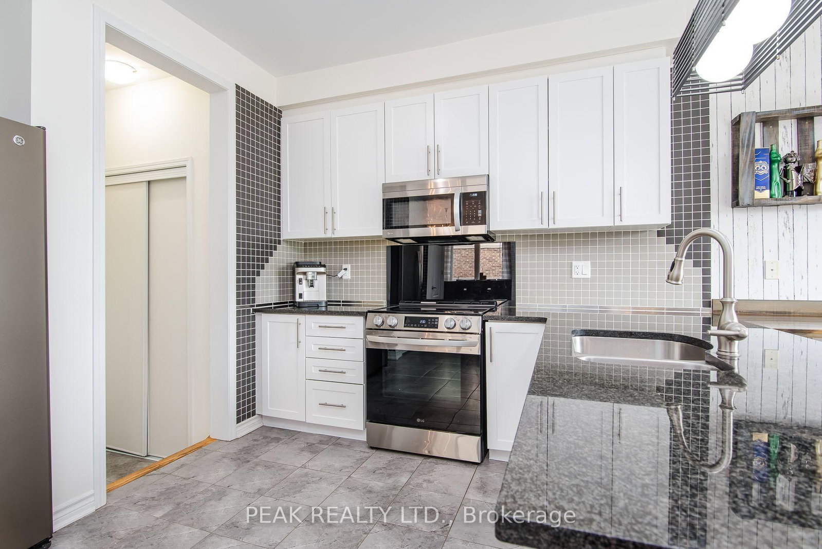 330 Grovehill Crescent • Kitchener, ON photo 14