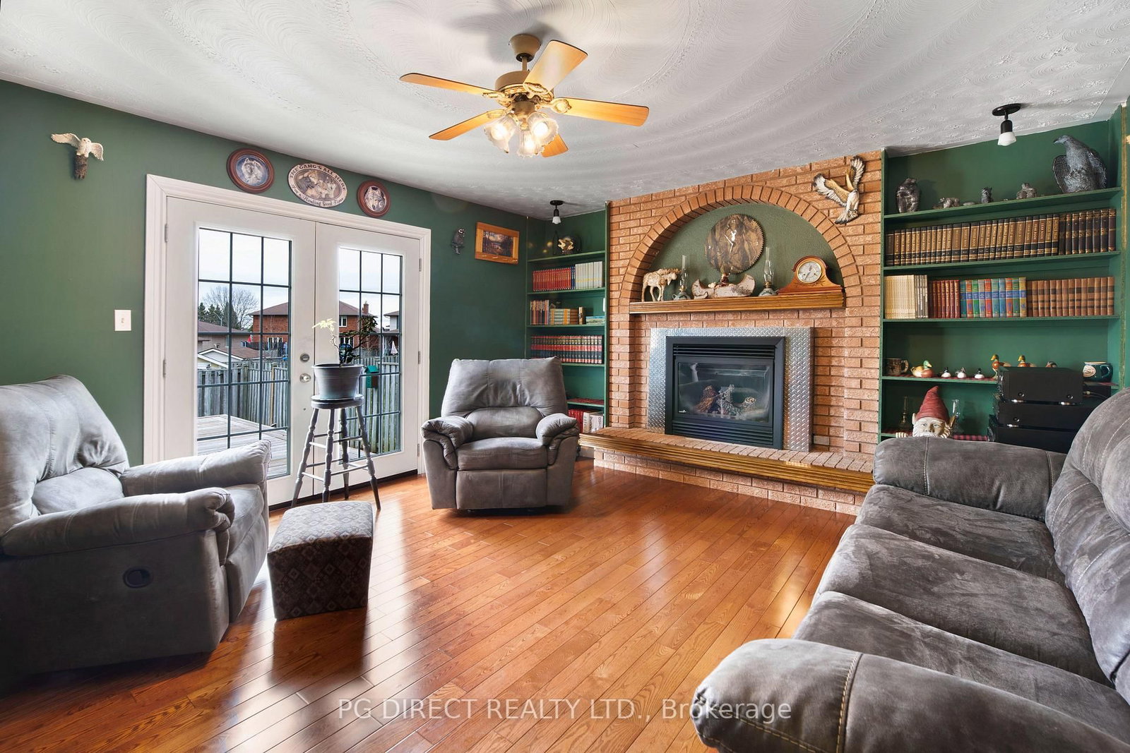 42 Eglee Avenue • North Bay, ON photo 3