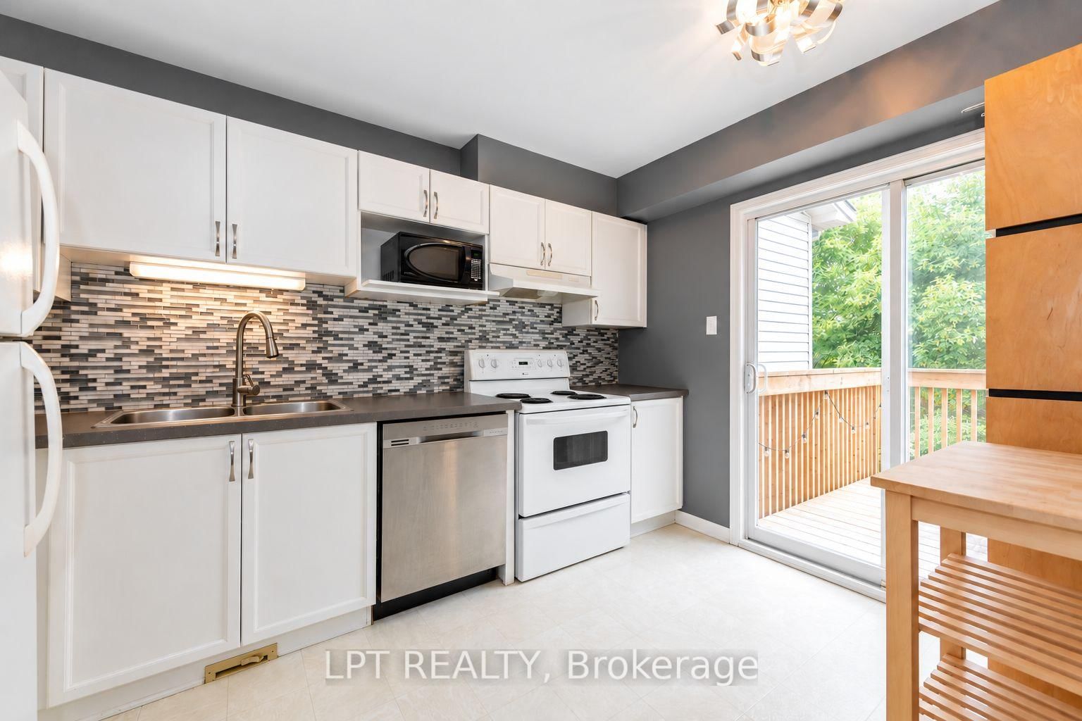 61 Tobermory Crescent • Ottawa, ON photo 13