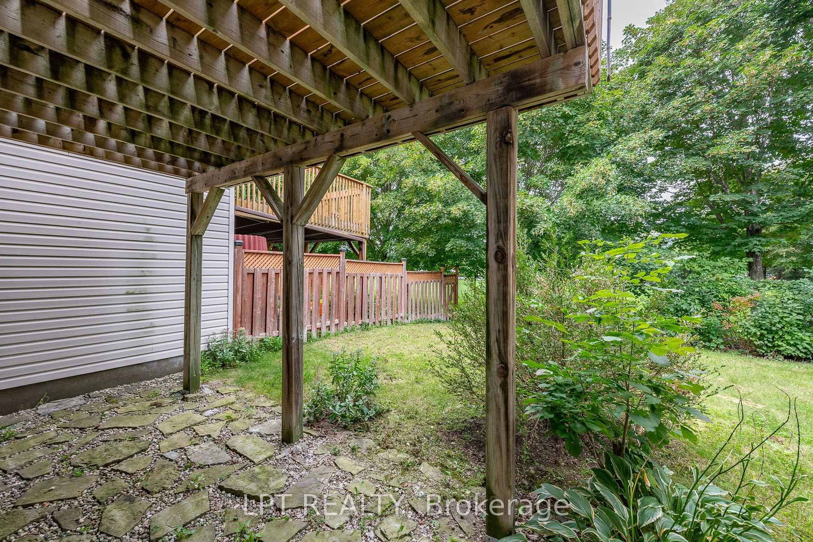 61 Tobermory Crescent • Ottawa, ON photo 33