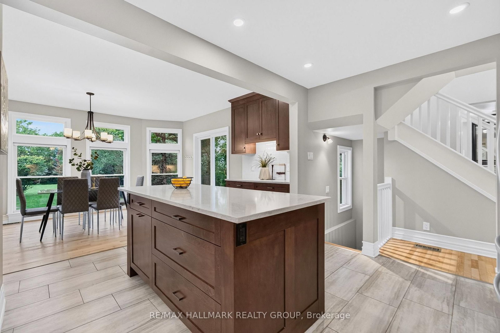 1608 Prince Of Wales Drive • Ottawa, ON photo 12