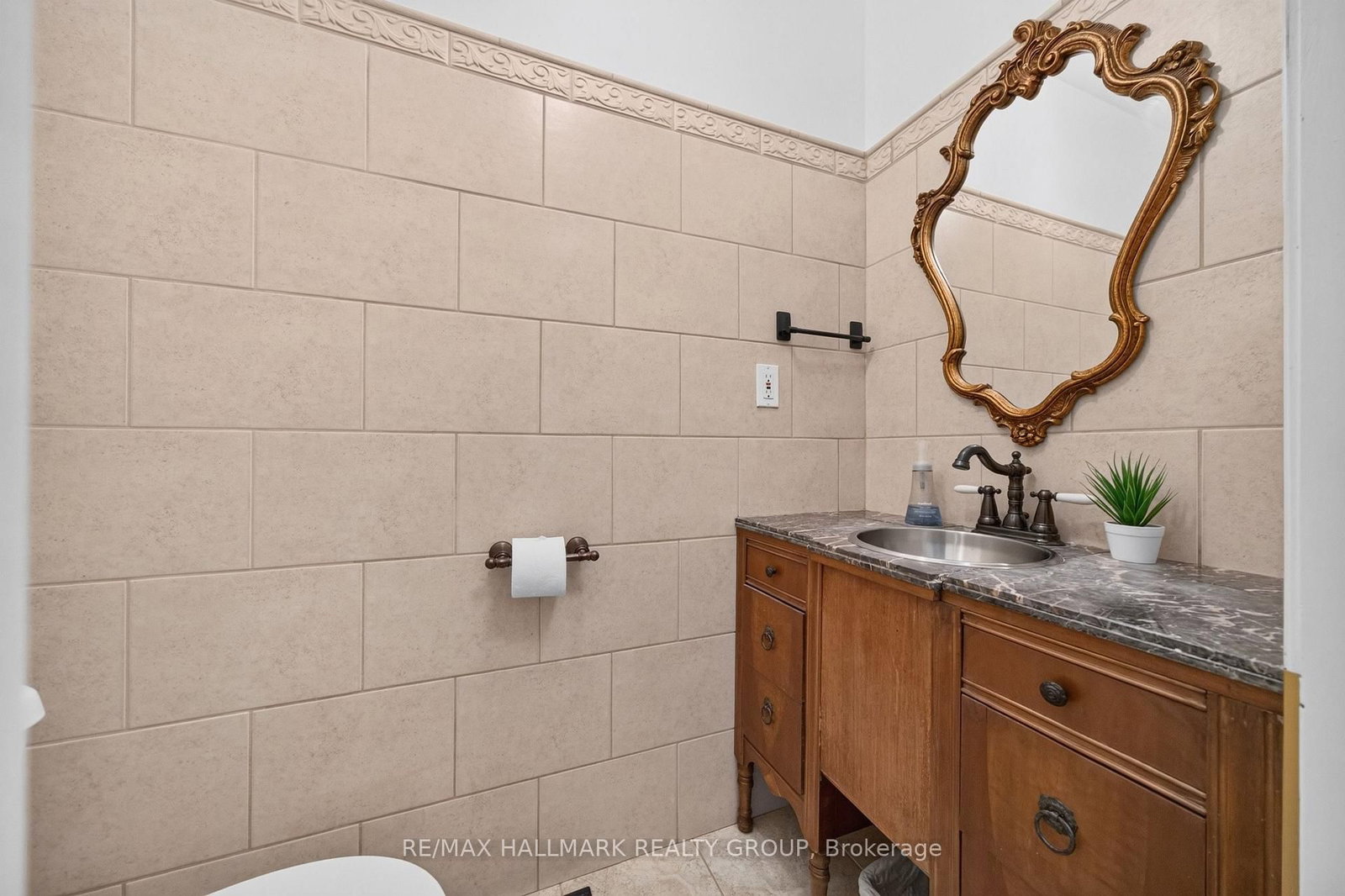 1608 Prince Of Wales Drive • Ottawa, ON photo 18
