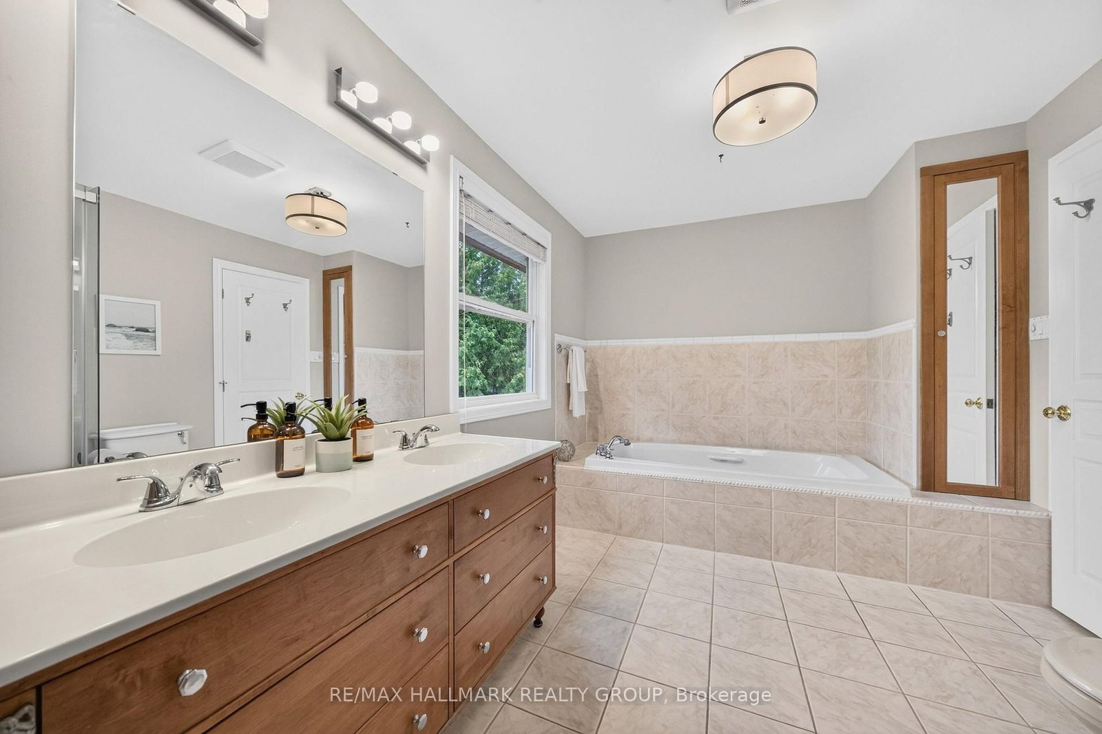 1608 Prince Of Wales Drive • Ottawa, ON photo 30