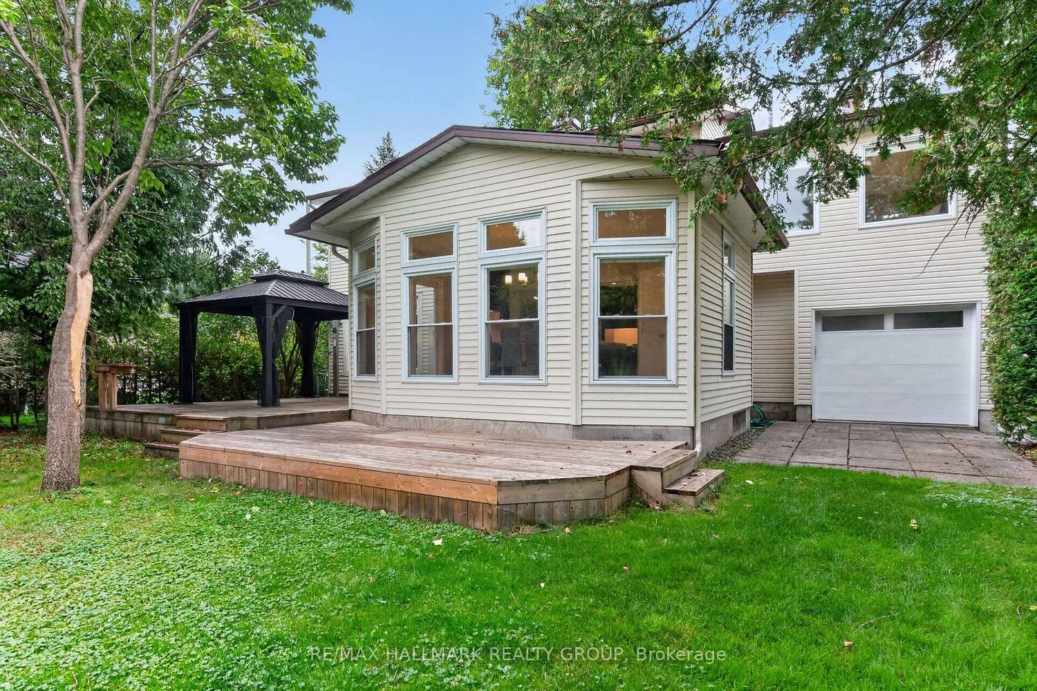 1608 Prince Of Wales Drive • Ottawa, ON photo 39