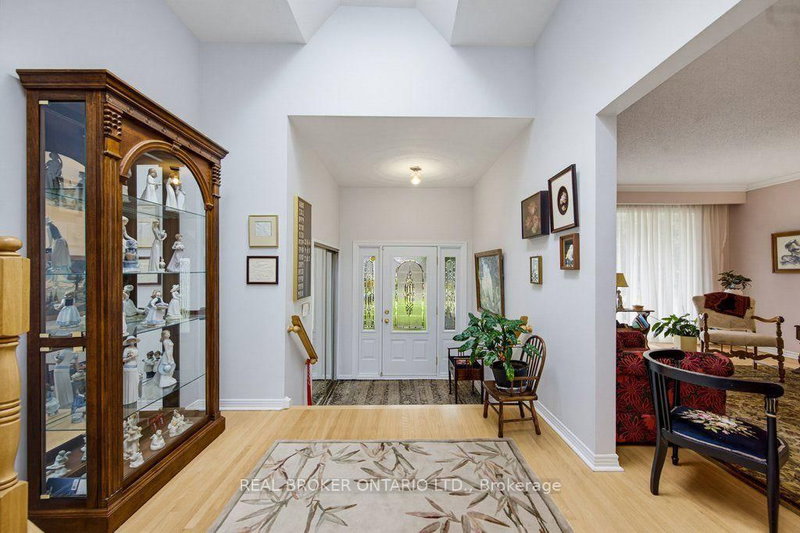 22 Woodhill Crescent