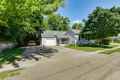 Detached House for sale at 43 Canaan Street, Strathroy-Caradoc, Ontario, N7G 1L7 - SE - MLS: X13755014