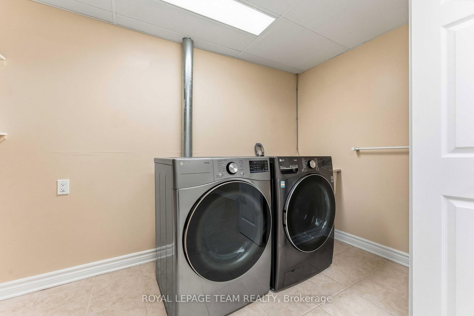 115 Mountbatten Avenue • Ottawa, ON photo 38