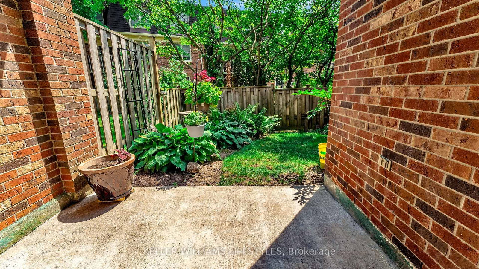 900 Pond View Road • #72 • London South, ON photo 27