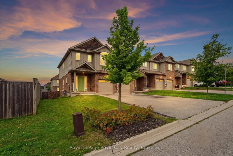 8 Jeffrey Drive