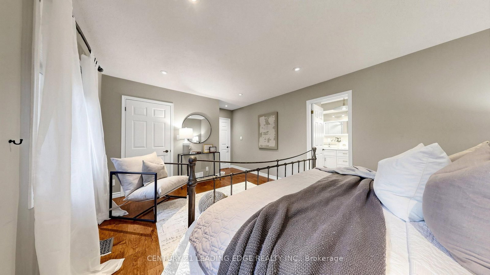 11 Rodeo Drive • Kawartha Lakes, ON photo 32