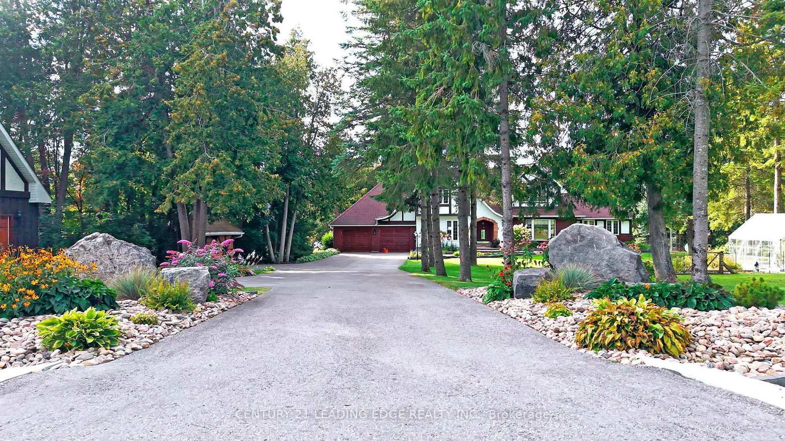 11 Rodeo Drive • Kawartha Lakes, ON photo 4