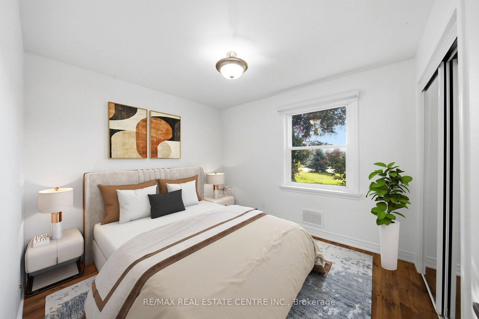 435 Parkside Drive • Hamilton, ON photo 18