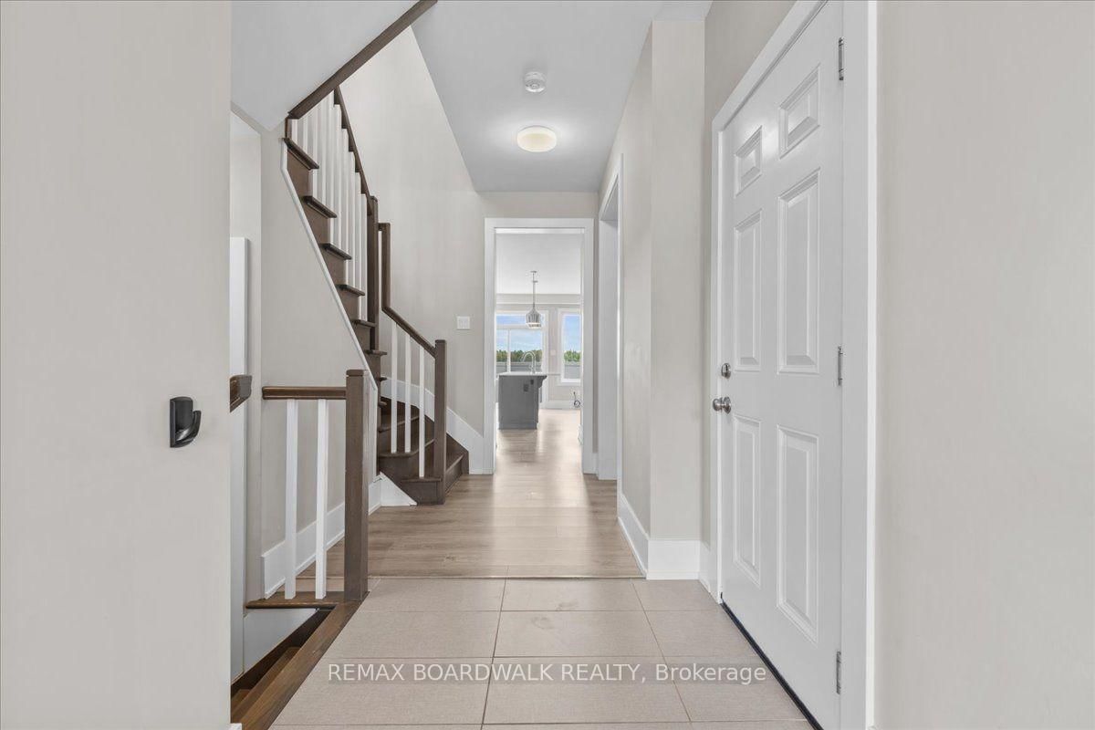 343 SWEETCLOVER Way • Ottawa, ON photo 5