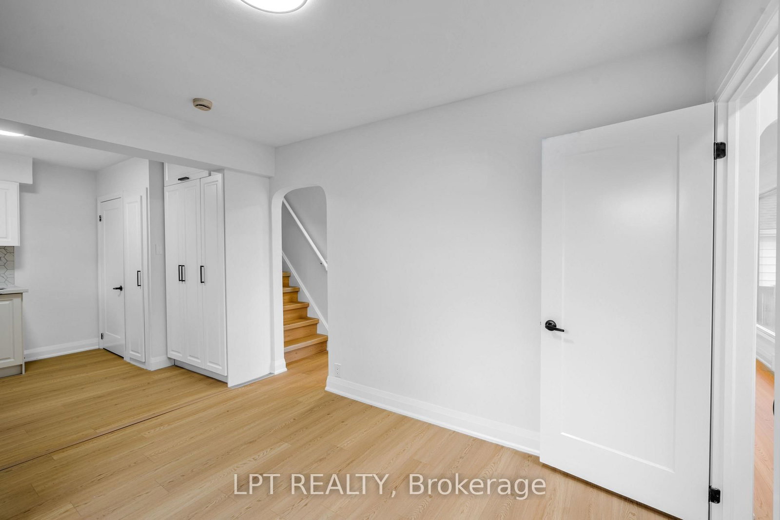 18 Jubilee Drive • St. Catharines, ON photo 10