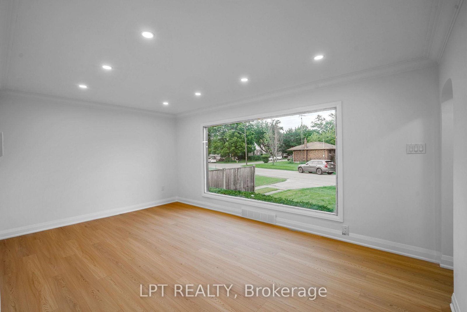 18 Jubilee Drive • St. Catharines, ON photo 12