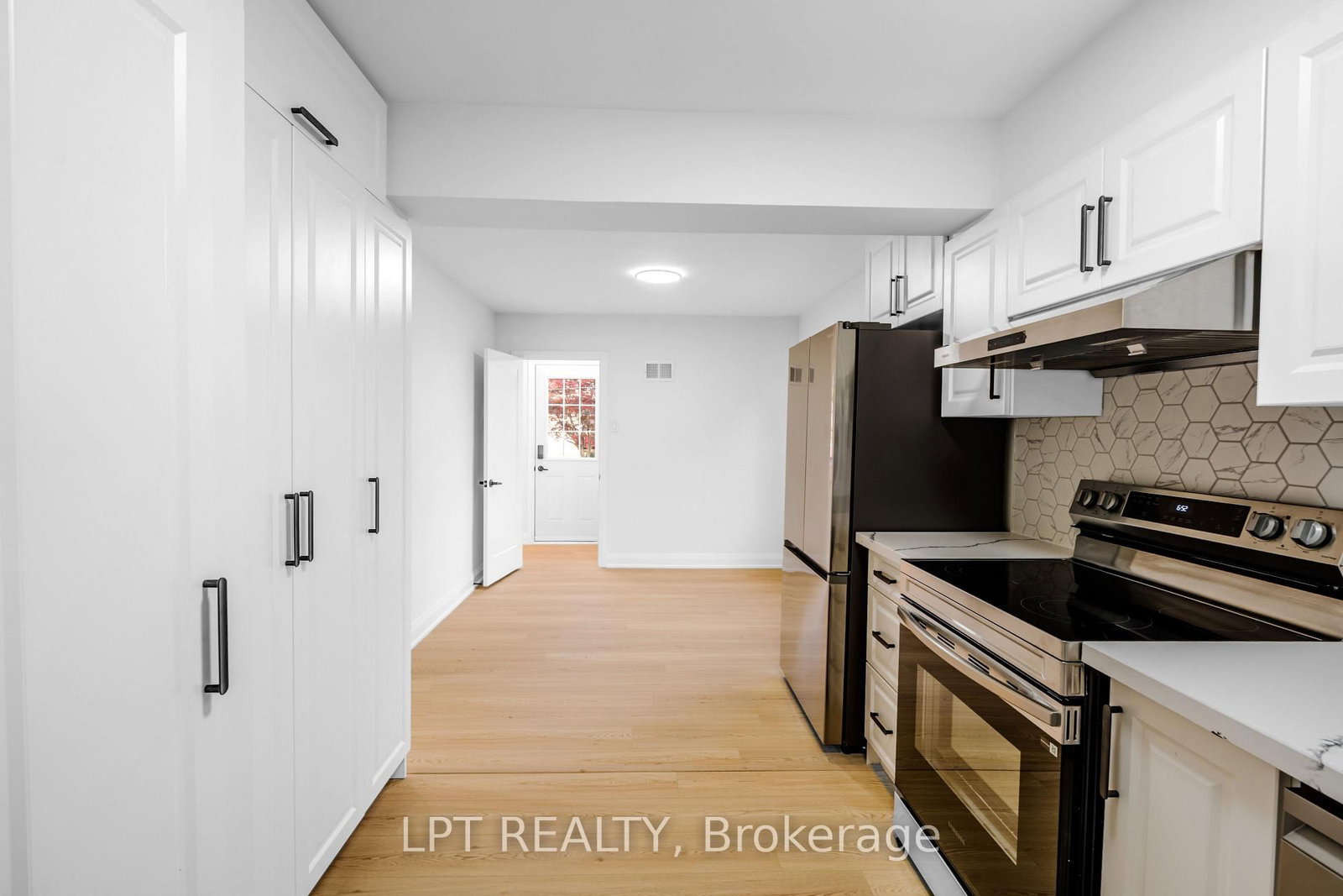 18 Jubilee Drive • St. Catharines, ON photo 14
