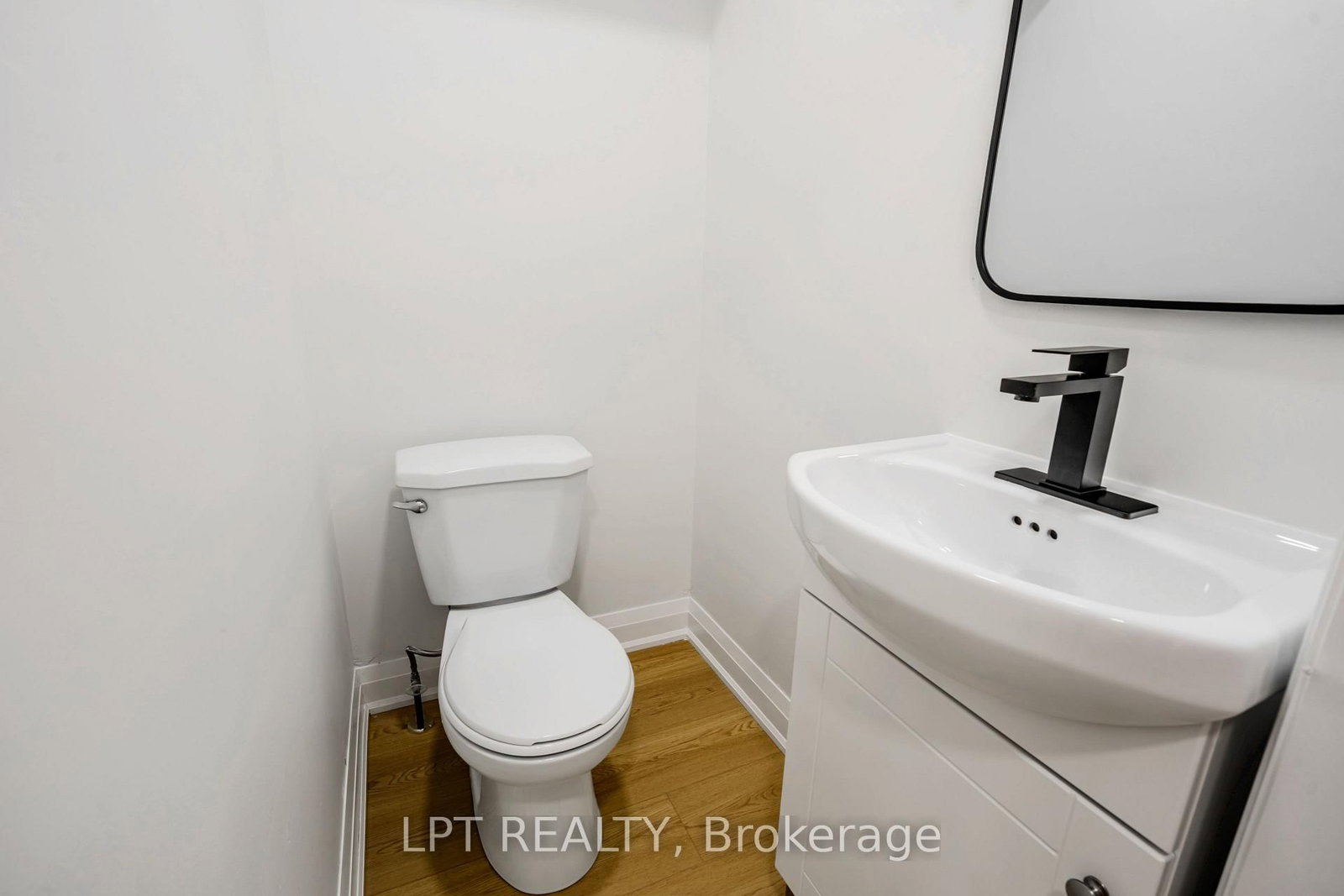 18 Jubilee Drive • St. Catharines, ON photo 17