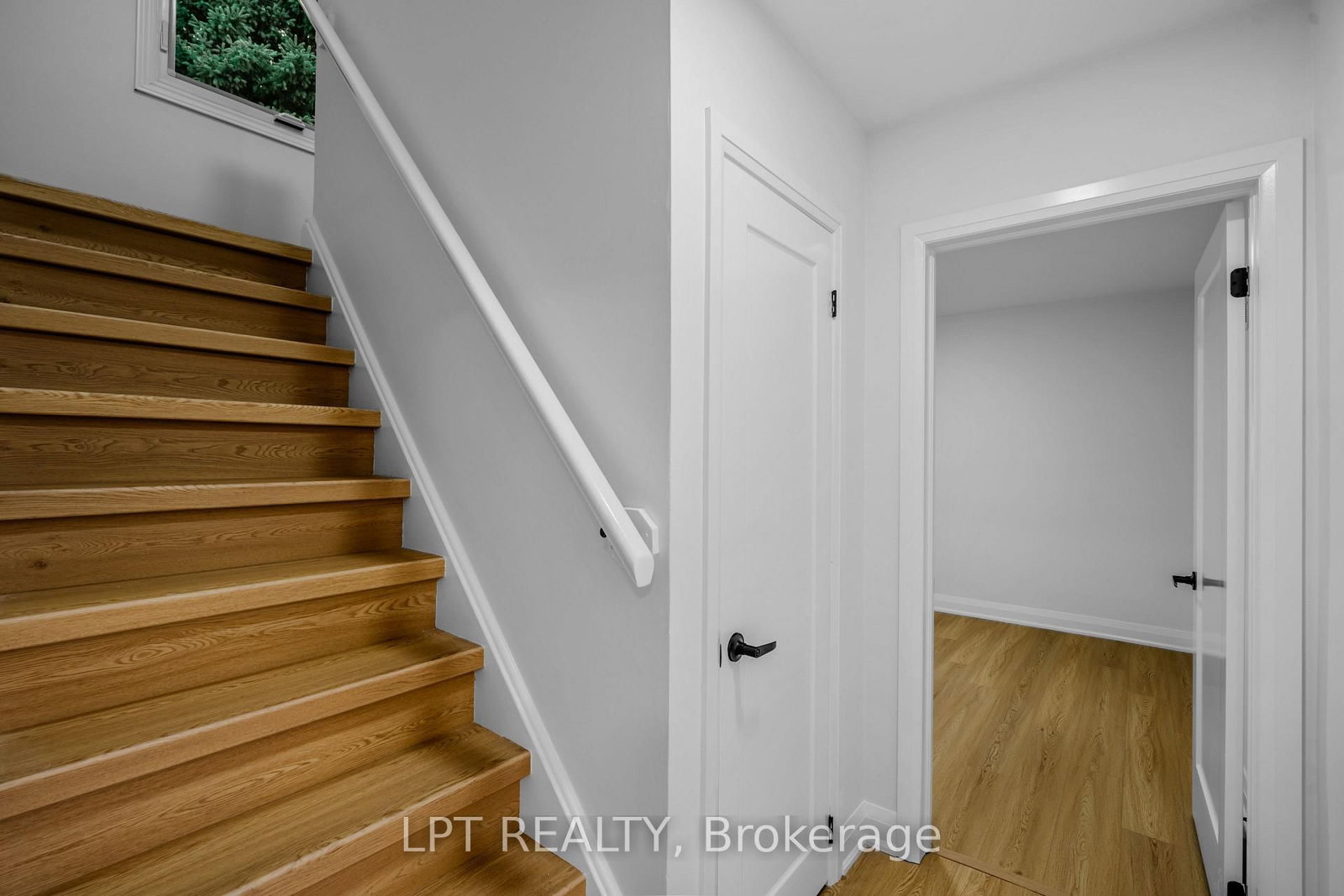 18 Jubilee Drive • St. Catharines, ON photo 21