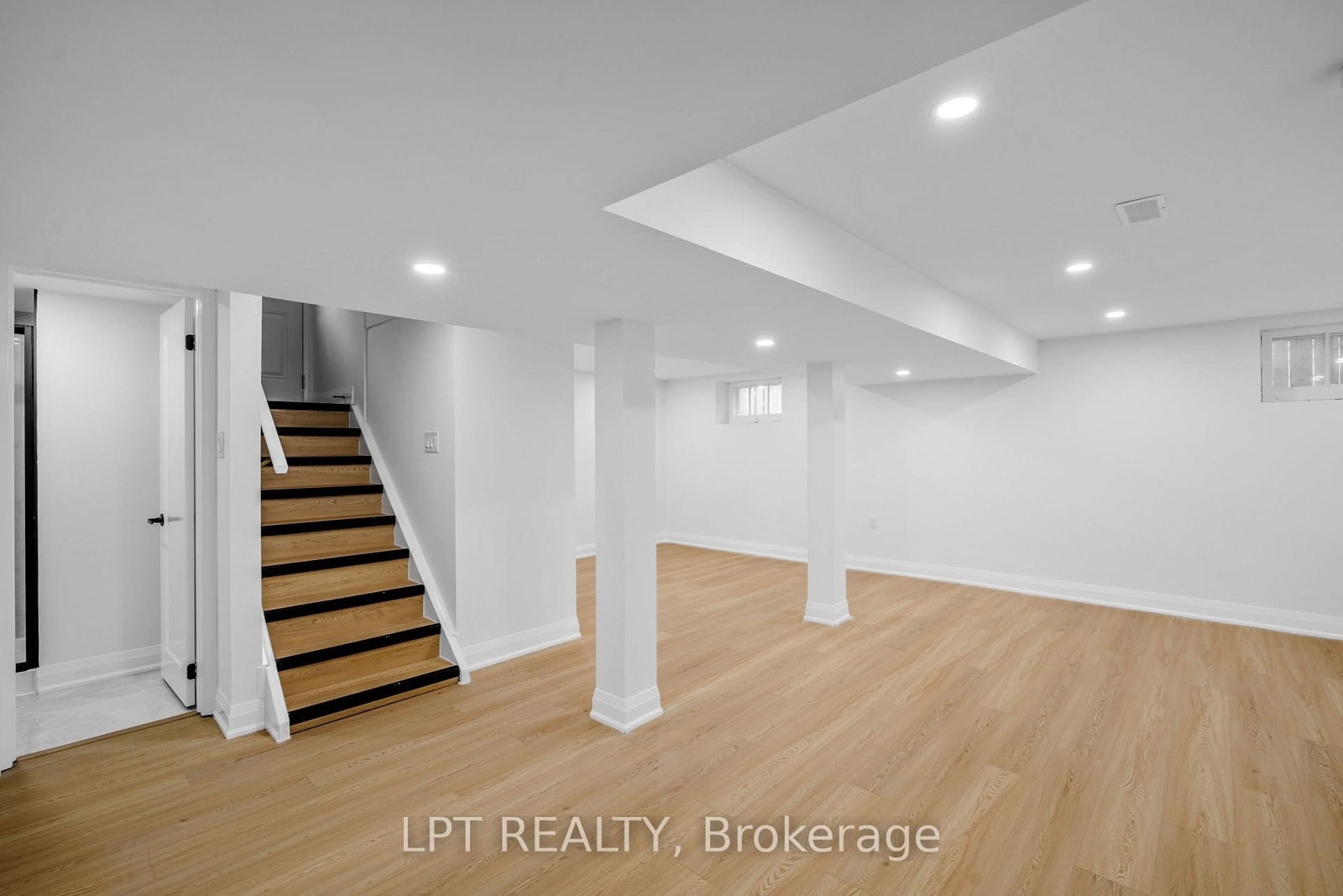 18 Jubilee Drive • St. Catharines, ON photo 29