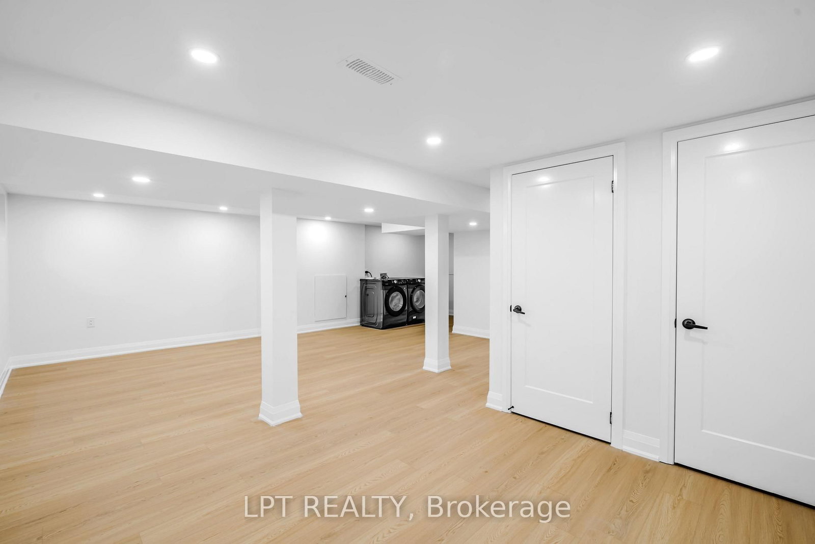 18 Jubilee Drive • St. Catharines, ON photo 30