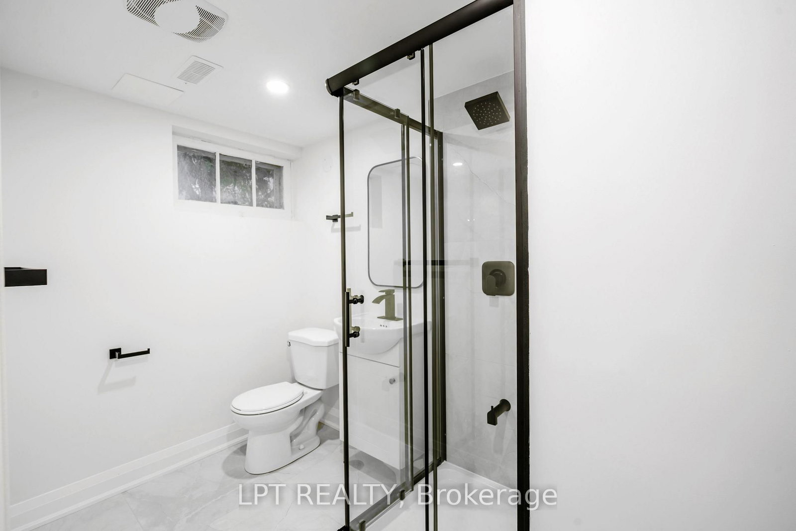 18 Jubilee Drive • St. Catharines, ON photo 31