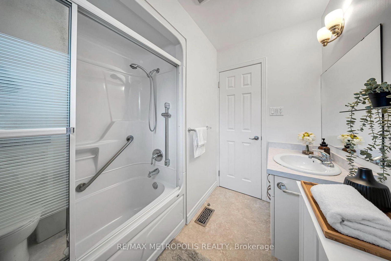 598 Black Oak Crescent • Waterloo, ON photo 17