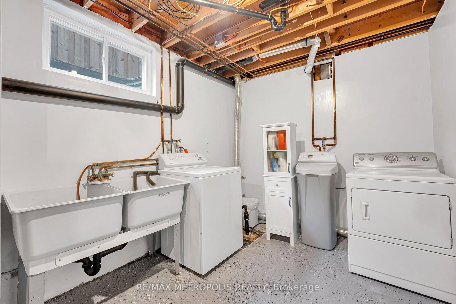 598 Black Oak Crescent • Waterloo, ON photo 35