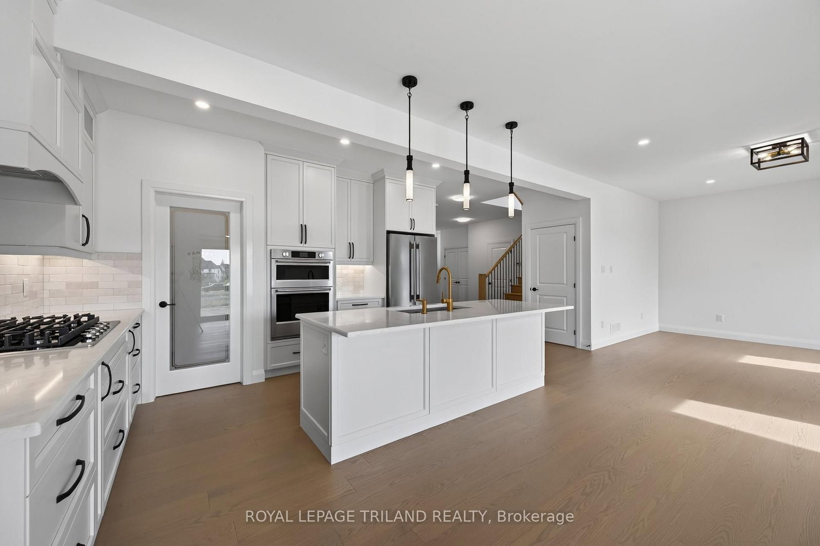 6777 Heathwoods Avenue • London South, ON photo 12