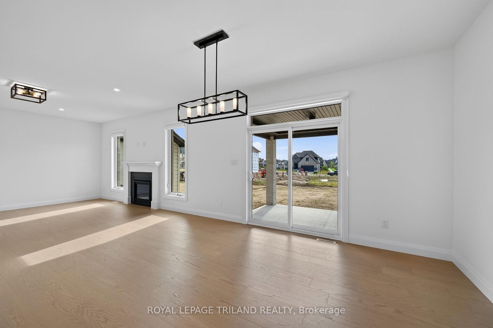 6777 Heathwoods Avenue • London South, ON photo 13