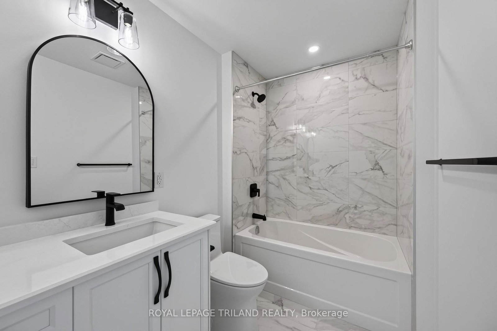 6777 Heathwoods Avenue • London South, ON photo 30