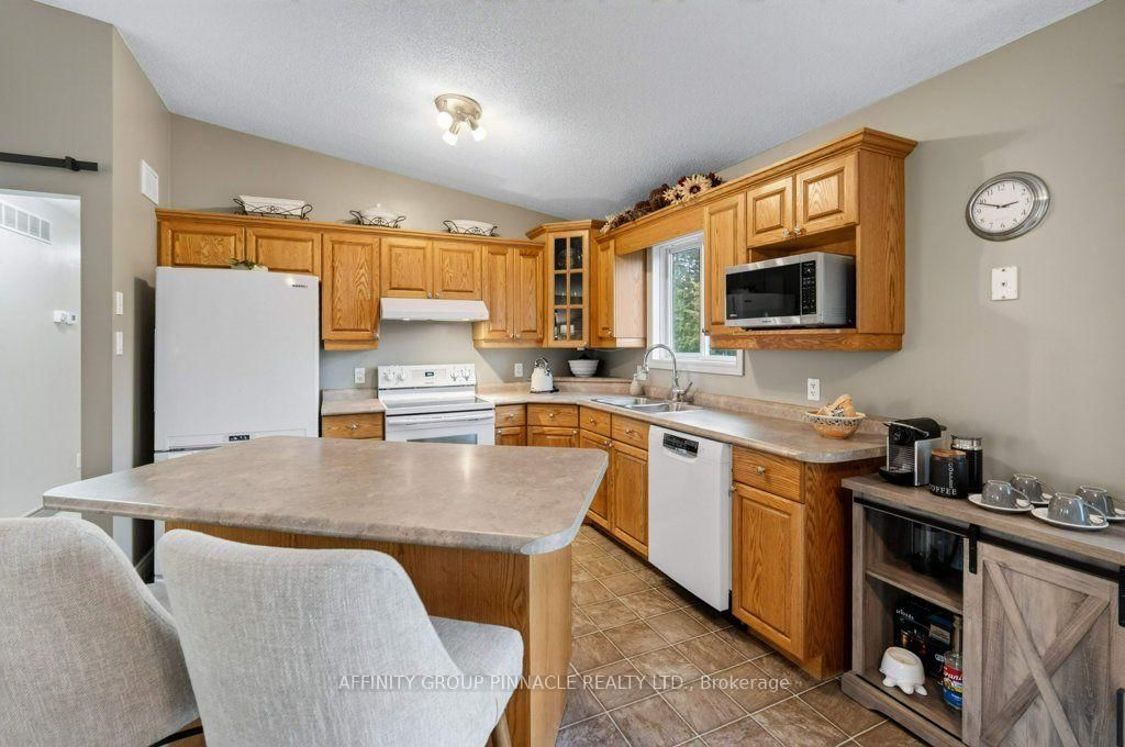 838 Traceys Hill Road • Kawartha Lakes, ON photo 12
