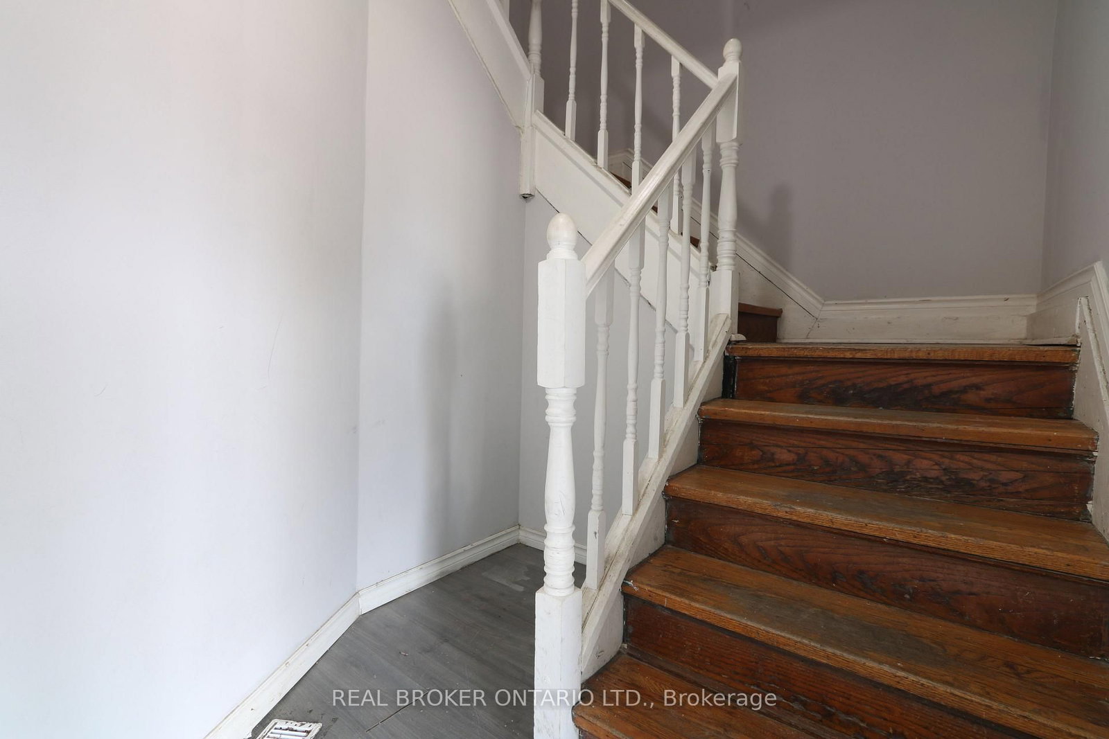 4424 Ellis Street • Niagara Falls, ON photo 5