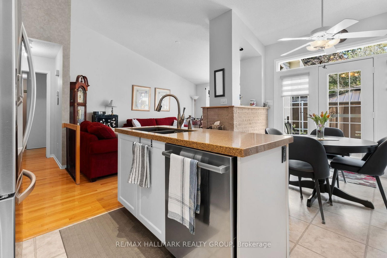 2093 AUBURN RIDGE Drive • Orleans, ON photo 18