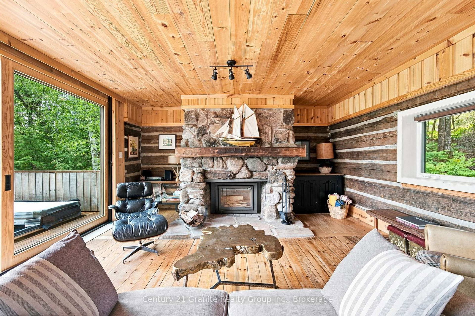 1093 Liswood Road • Dysart et al, ON photo 10