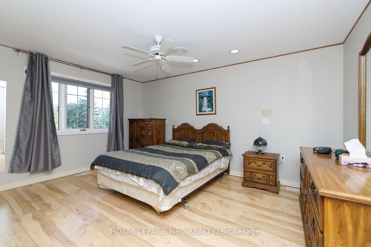21 Elmvale Crescent • Port Colborne, ON photo 11