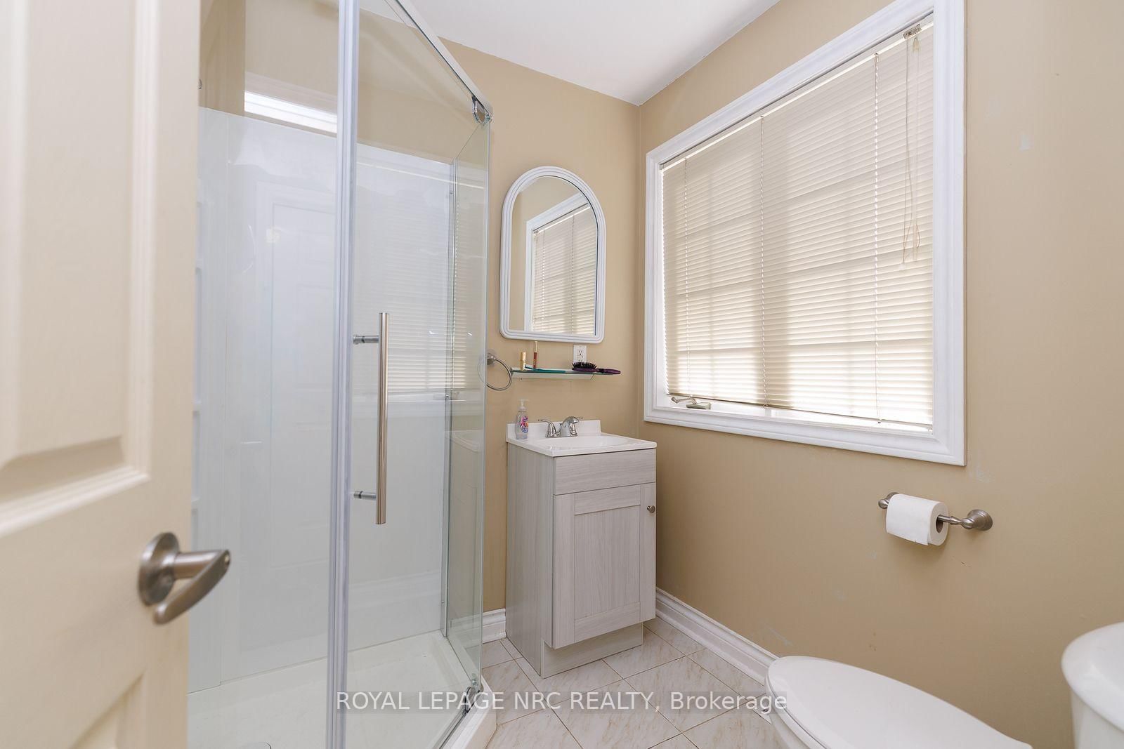 21 Elmvale Crescent • Port Colborne, ON photo 9