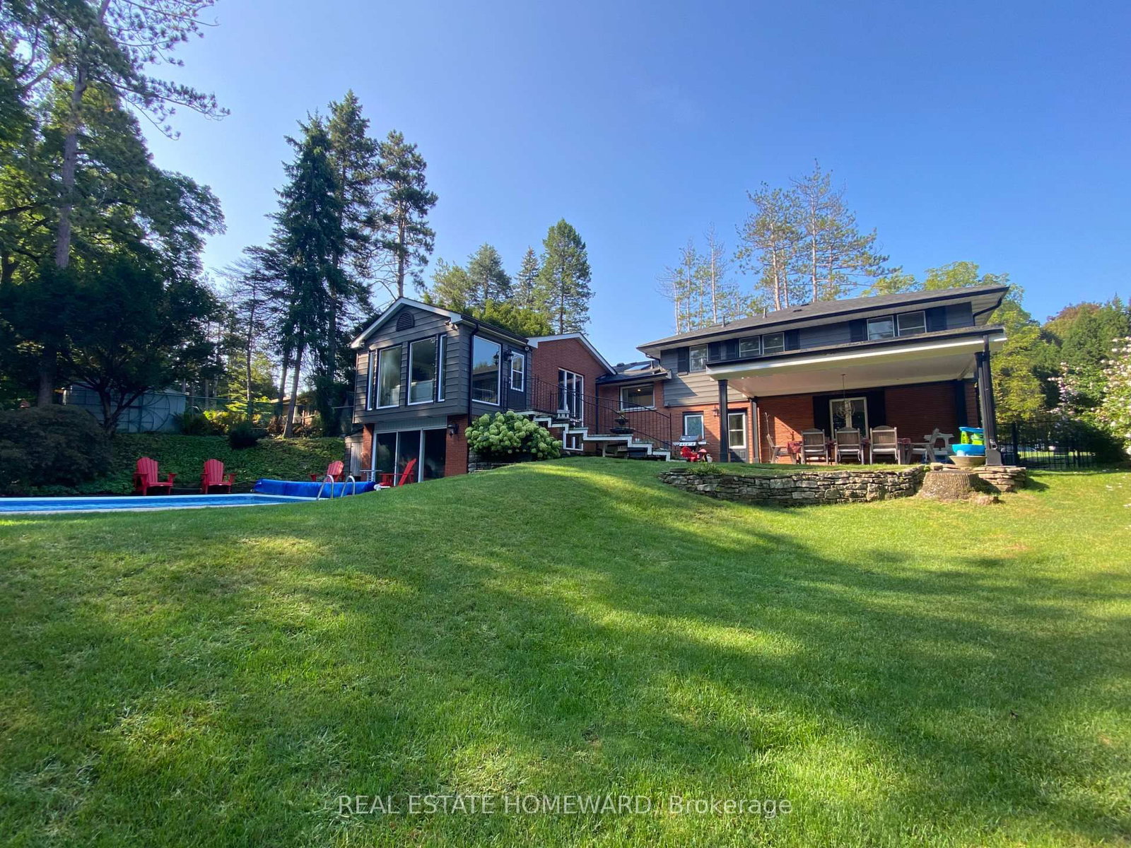 63 Cait Court • Hamilton, ON photo 2