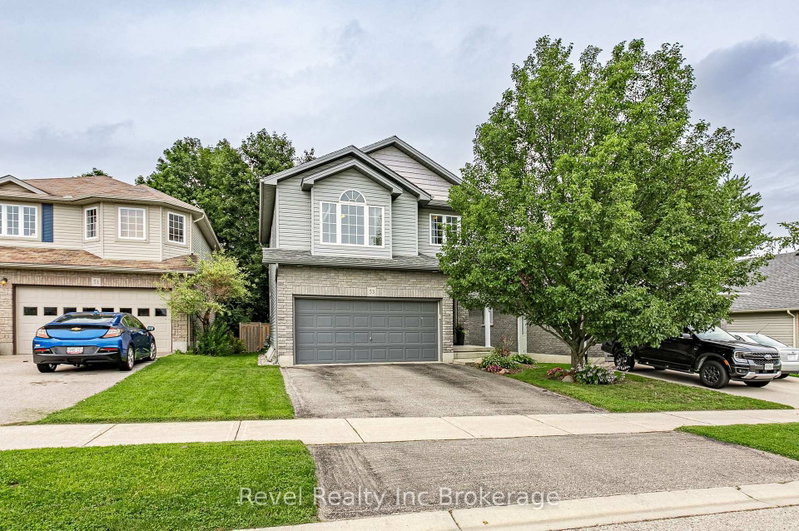 53 Kerr Crescent