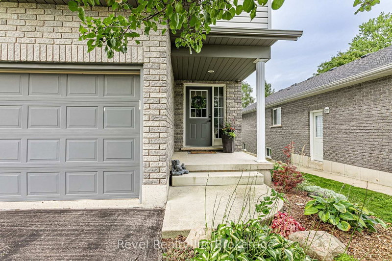 53 Kerr Crescent