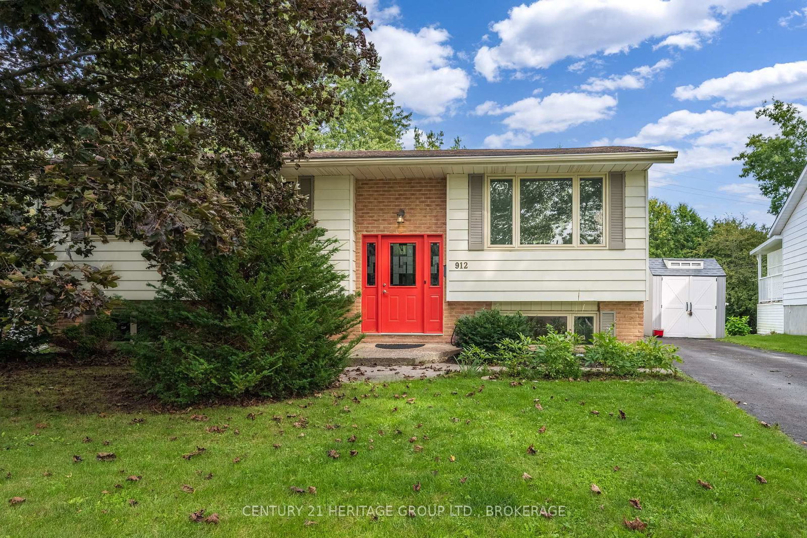 912 Safari Drive • Kingston, ON photo 2