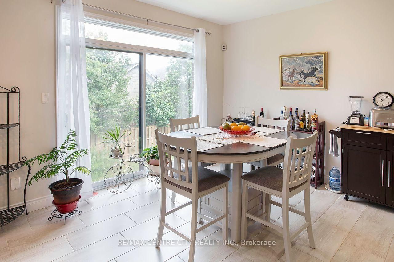 1586 Noah Bend • London North, ON photo 17