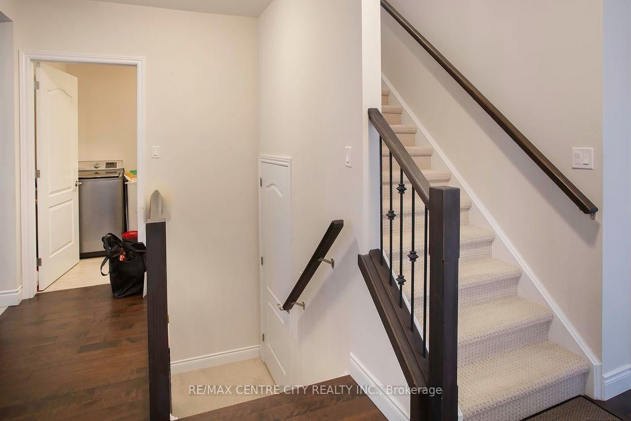 1586 Noah Bend • London North, ON photo 20
